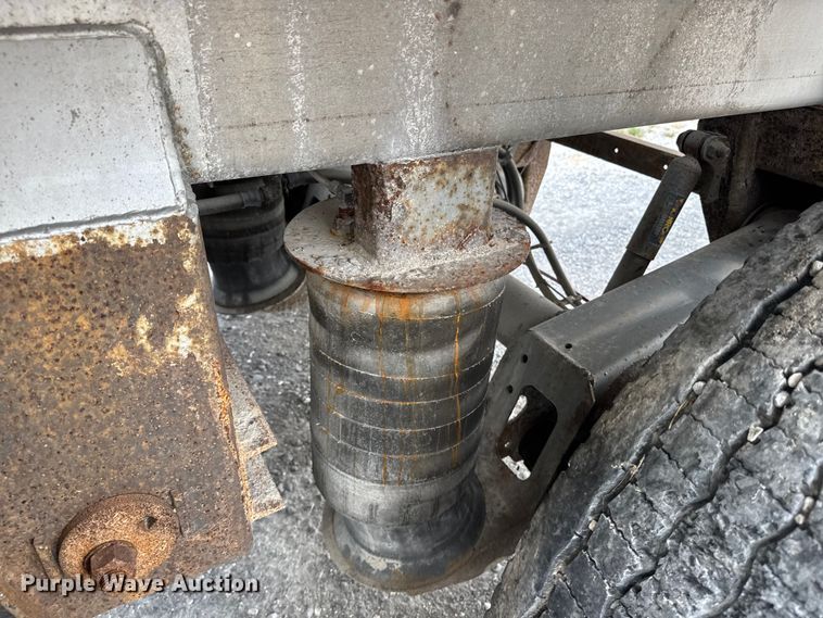 image for item FB9455 2002 Acro tank trailer