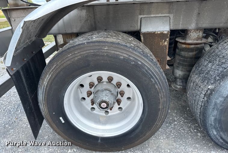 image for item FB9455 2002 Acro tank trailer