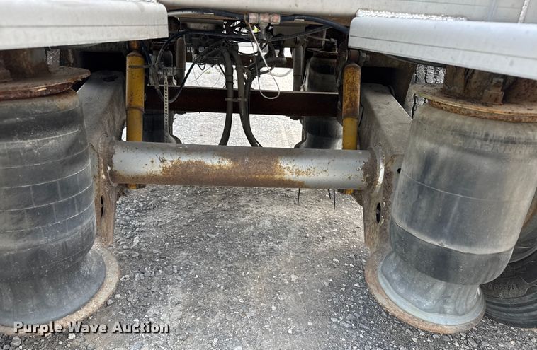 image for item FB9455 2002 Acro tank trailer