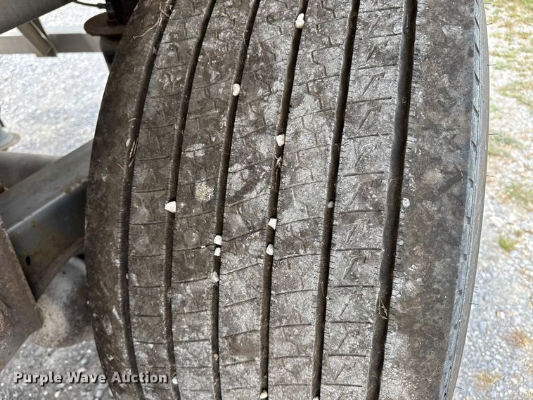 image for item FB9455 2002 Acro tank trailer