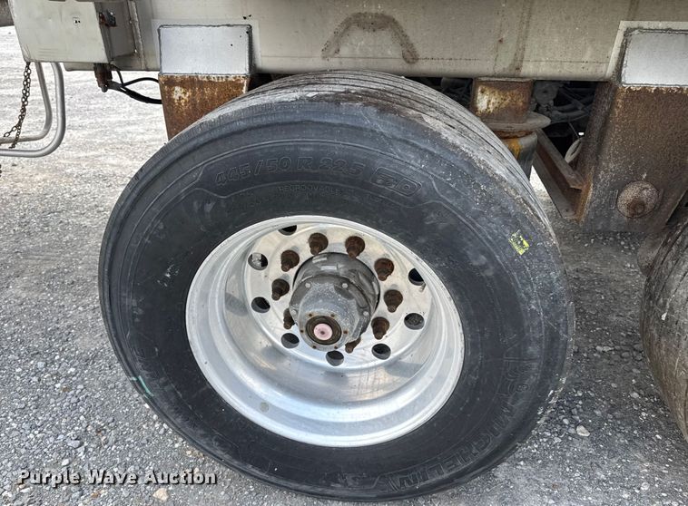 image for item FB9455 2002 Acro tank trailer