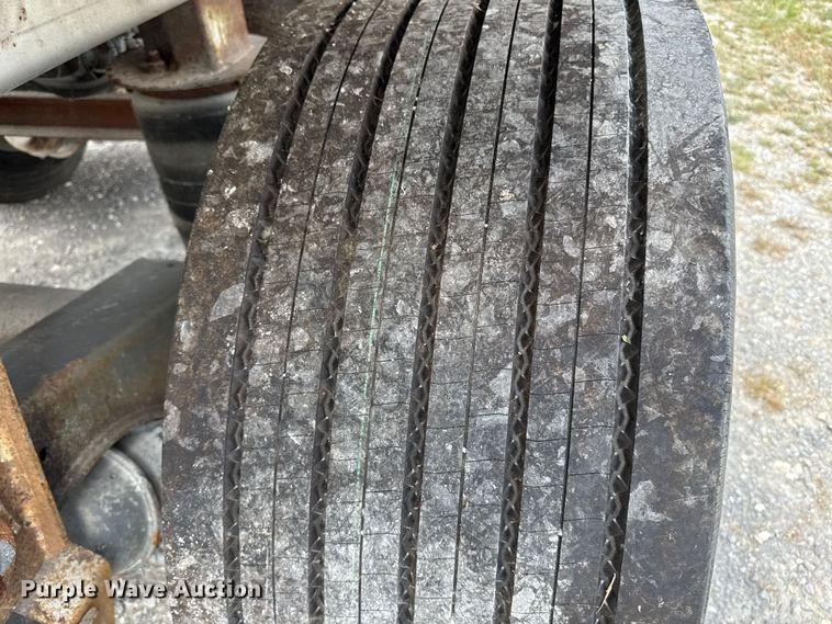 image for item FB9455 2002 Acro tank trailer