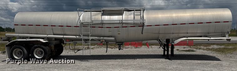 image for item FB9456 2002 Acro tank trailer