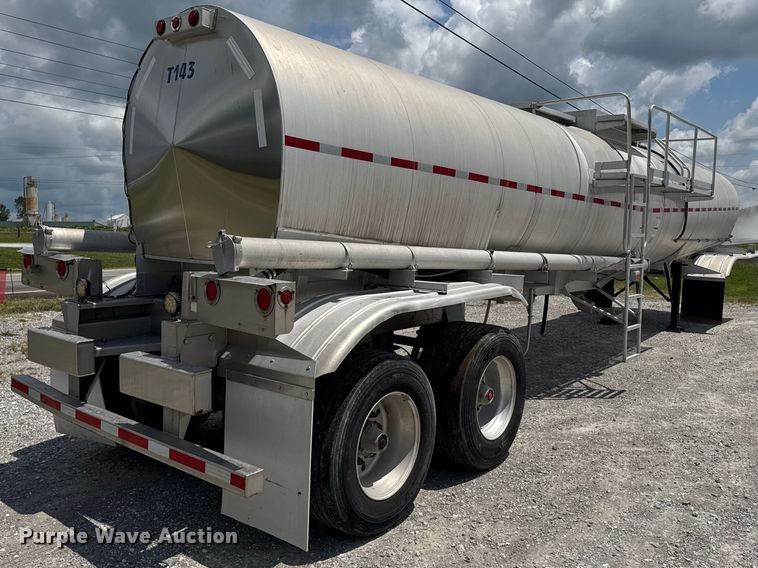 image for item FB9456 2002 Acro tank trailer