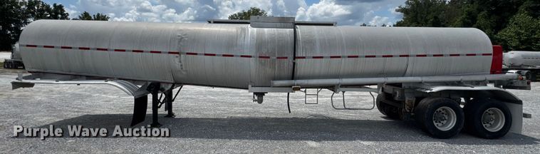 image for item FB9456 2002 Acro tank trailer