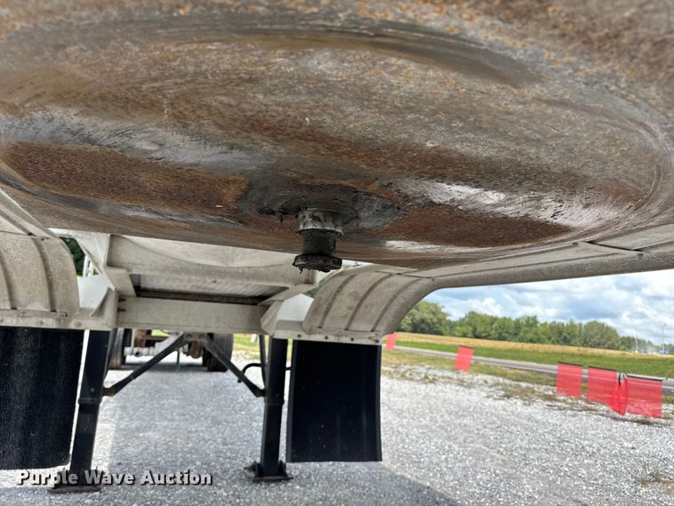 image for item FB9456 2002 Acro tank trailer