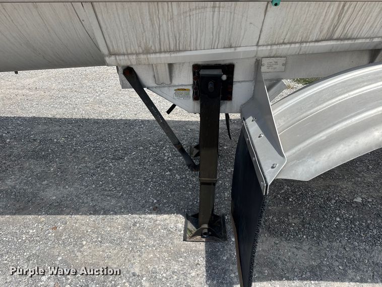 image for item FB9456 2002 Acro tank trailer