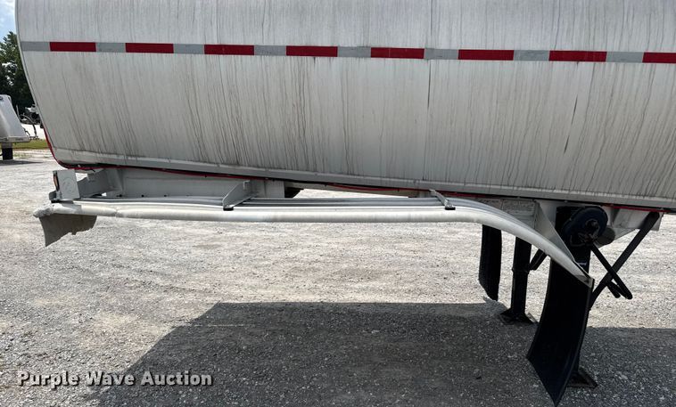 image for item FB9456 2002 Acro tank trailer
