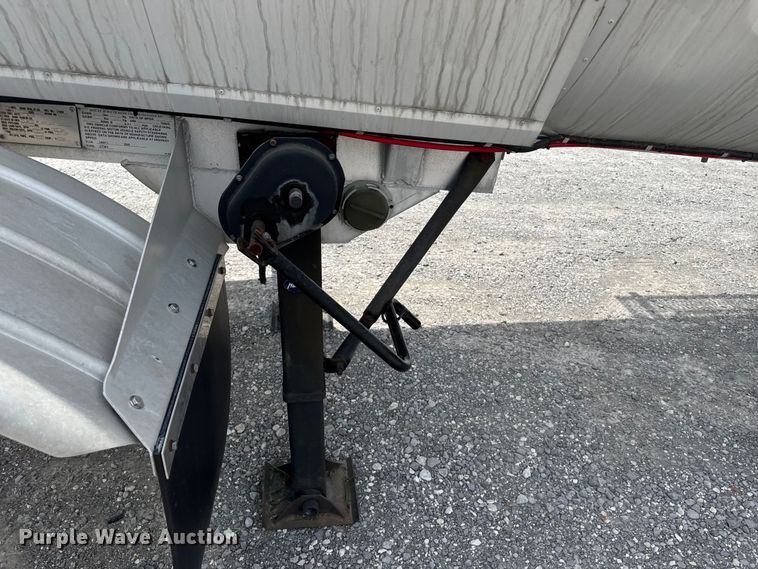 image for item FB9456 2002 Acro tank trailer