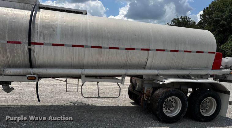 image for item FB9456 2002 Acro tank trailer