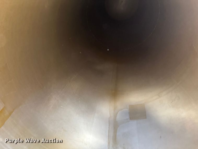 image for item FB9456 2002 Acro tank trailer