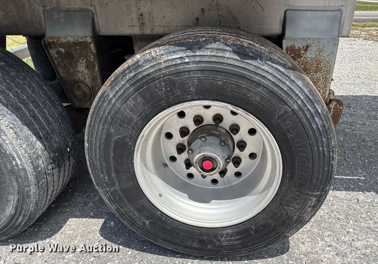 image for item FB9456 2002 Acro tank trailer