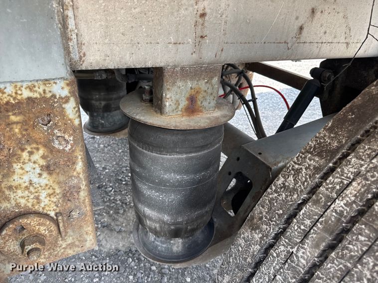 image for item FB9456 2002 Acro tank trailer