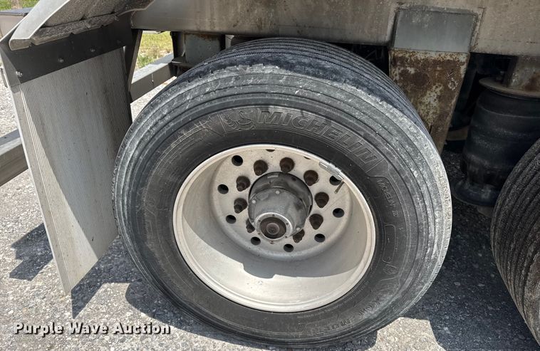 image for item FB9456 2002 Acro tank trailer