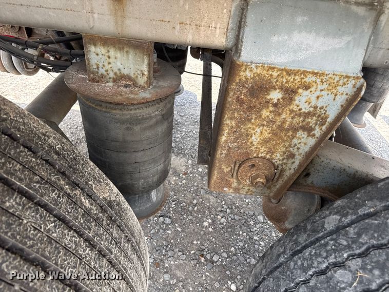 image for item FB9456 2002 Acro tank trailer