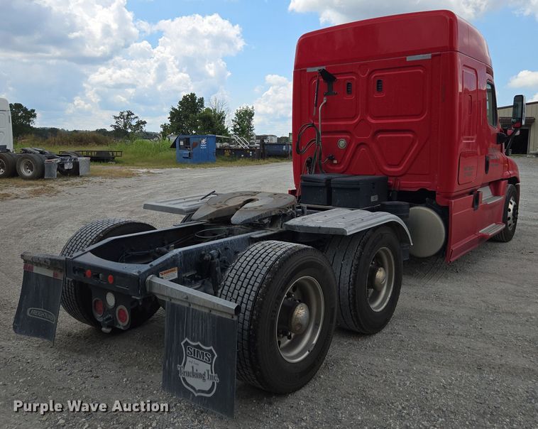 CAMIóN CAMAROTE 2018 FREIGHTLINER