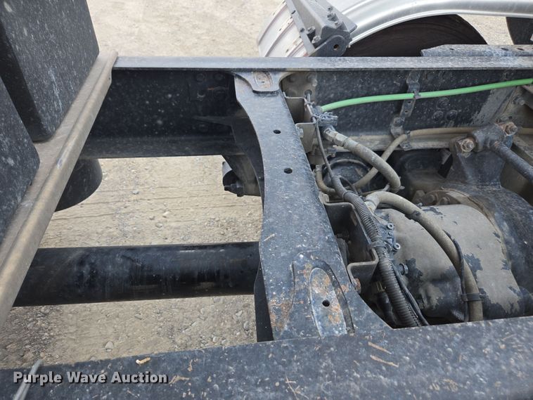 image for item FB9457 2018 Freightliner Cascadia semi truck