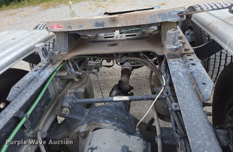 image for item FB9457 2018 Freightliner Cascadia semi truck