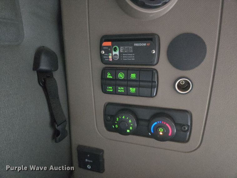 image for item FB9457 2018 Freightliner Cascadia semi truck