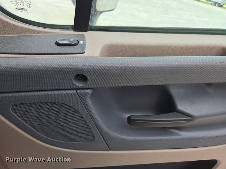 image for item FB9457 2018 Freightliner Cascadia semi truck