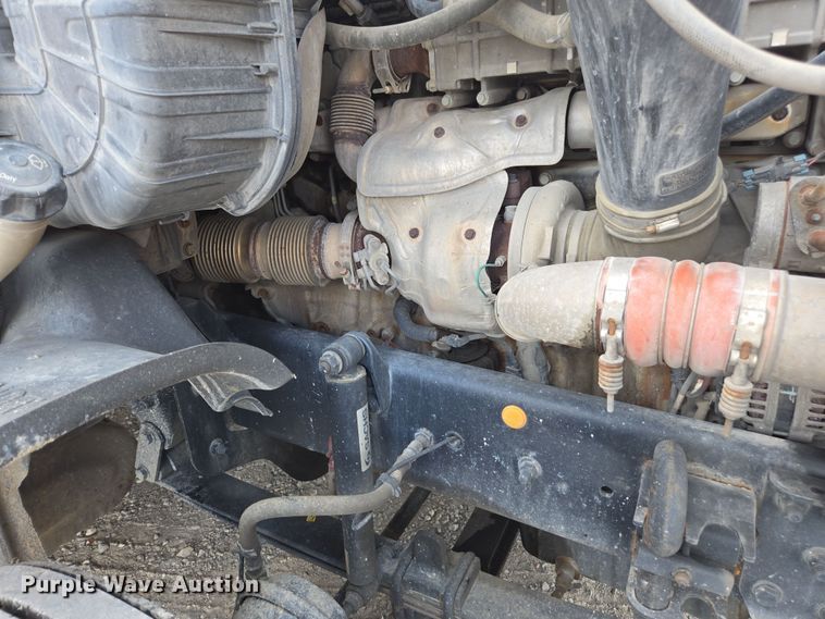 image for item FB9457 2018 Freightliner Cascadia semi truck