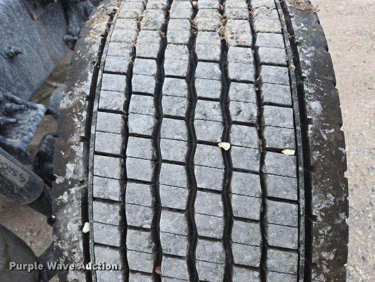 image for item FB9457 2018 Freightliner Cascadia semi truck