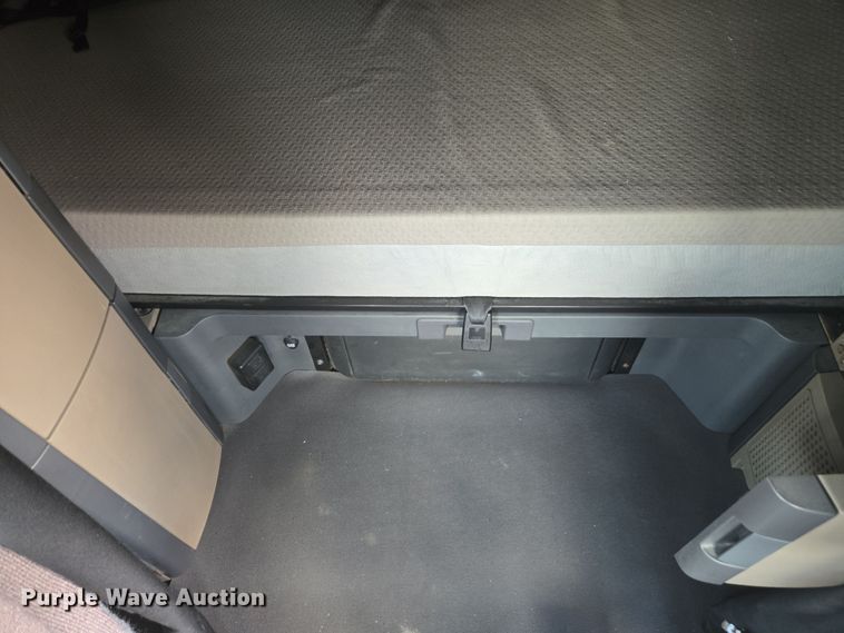 image for item FB9458 2017 Freightliner Cascadia semi truck