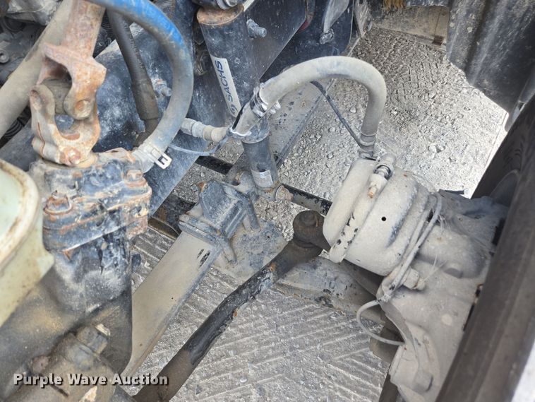 image for item FB9458 2017 Freightliner Cascadia semi truck