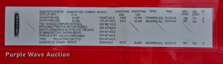 image for item FB9458 2017 Freightliner Cascadia semi truck