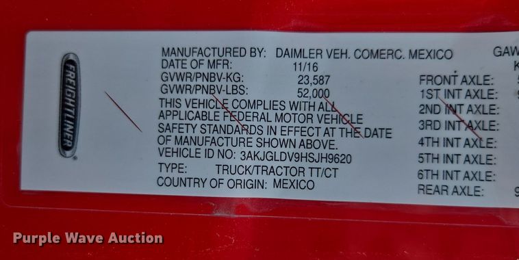 image for item FB9458 2017 Freightliner Cascadia semi truck