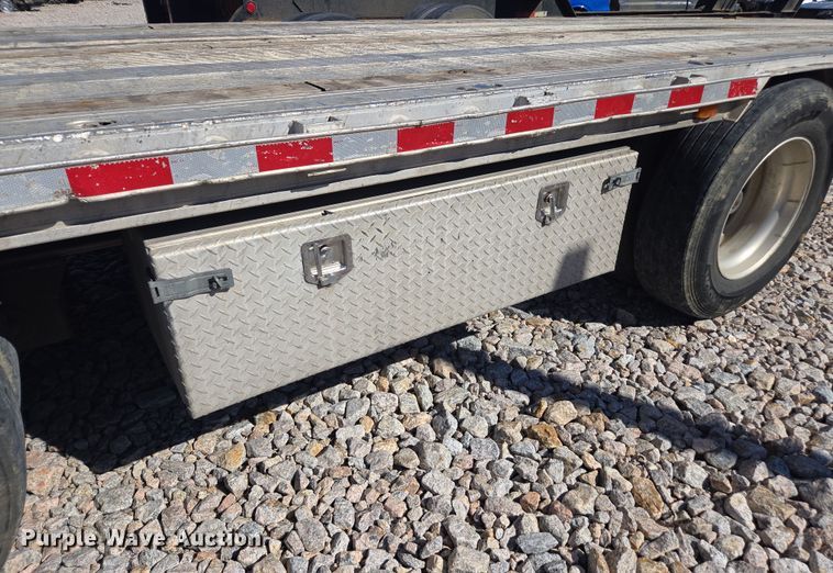 image for item YA0270 1998 East drop deck trailer