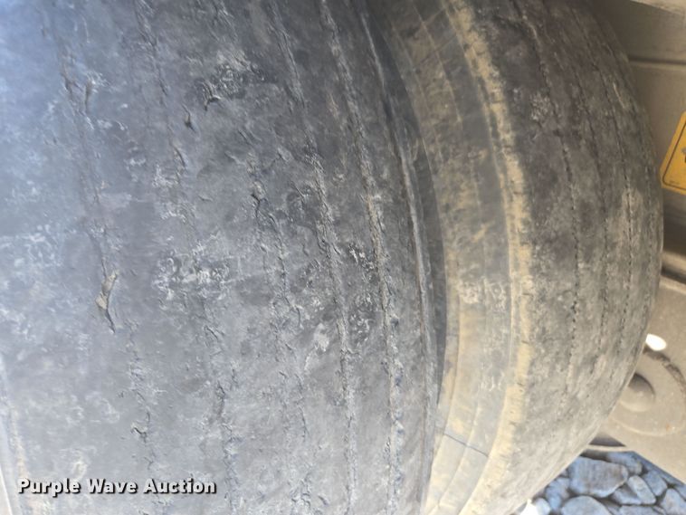 image for item YA0270 1998 East drop deck trailer