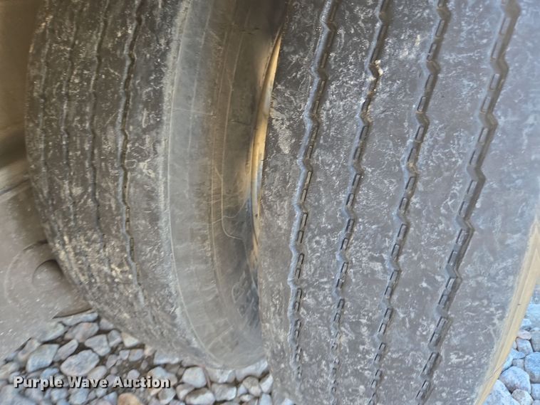 image for item YA0270 1998 East drop deck trailer