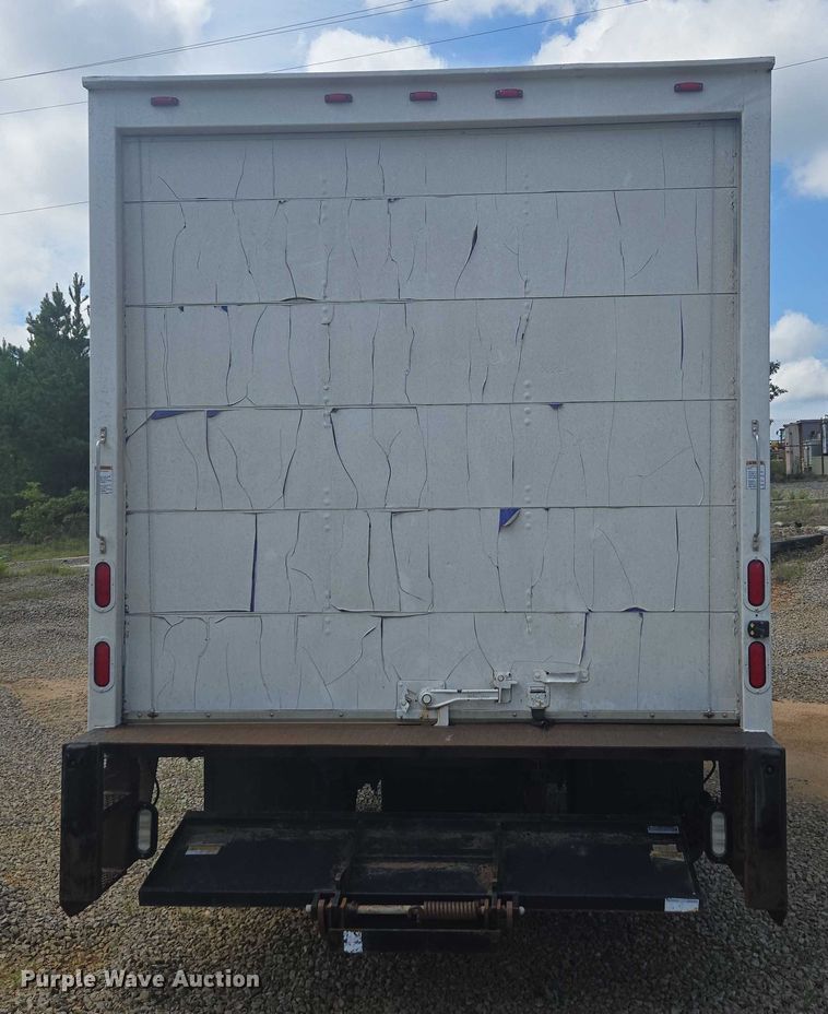 image for item YA0527 2015 Isuzu NPR box truck