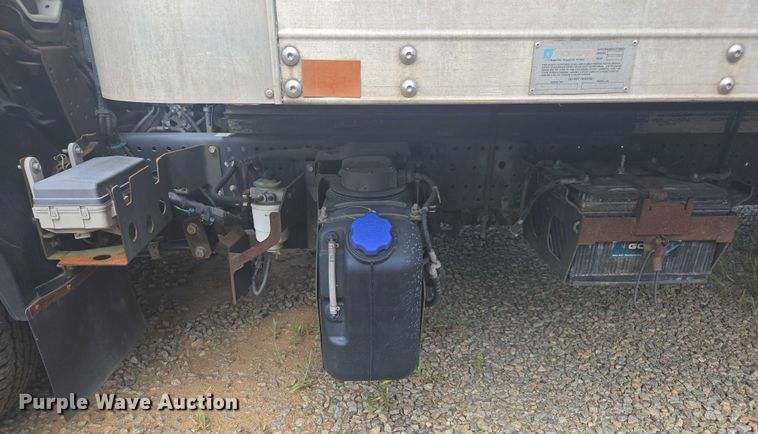 image for item YA0527 2015 Isuzu NPR box truck