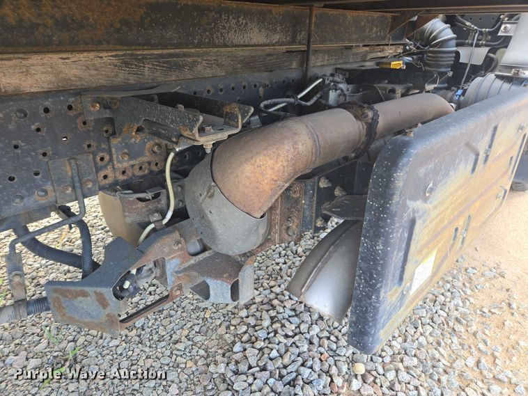 image for item YA0527 2015 Isuzu NPR box truck