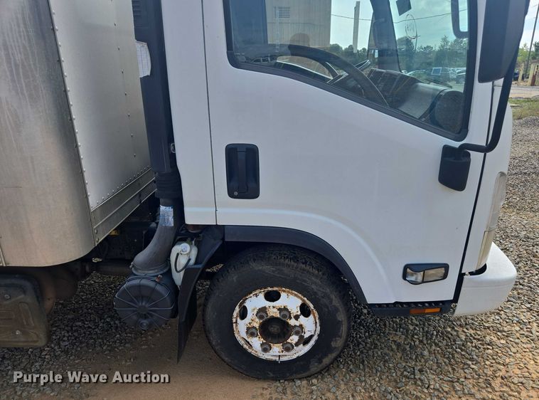 image for item YA0527 2015 Isuzu NPR box truck