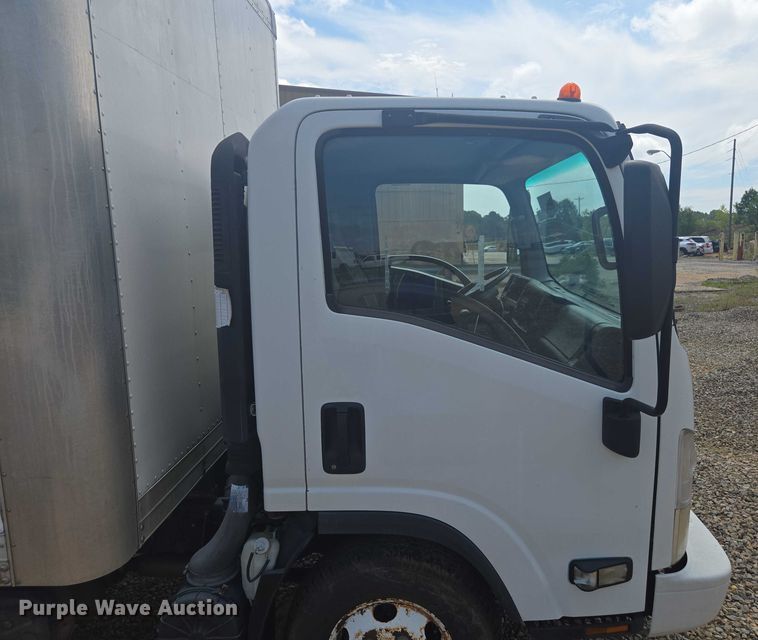 image for item YA0527 2015 Isuzu NPR box truck