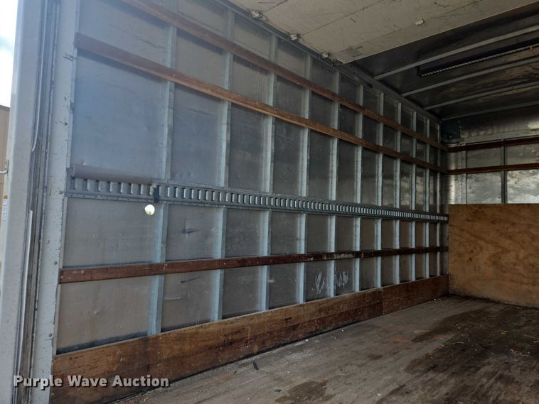 image for item YA0527 2015 Isuzu NPR box truck