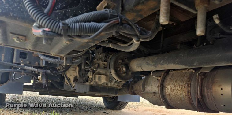 image for item YA0527 2015 Isuzu NPR box truck