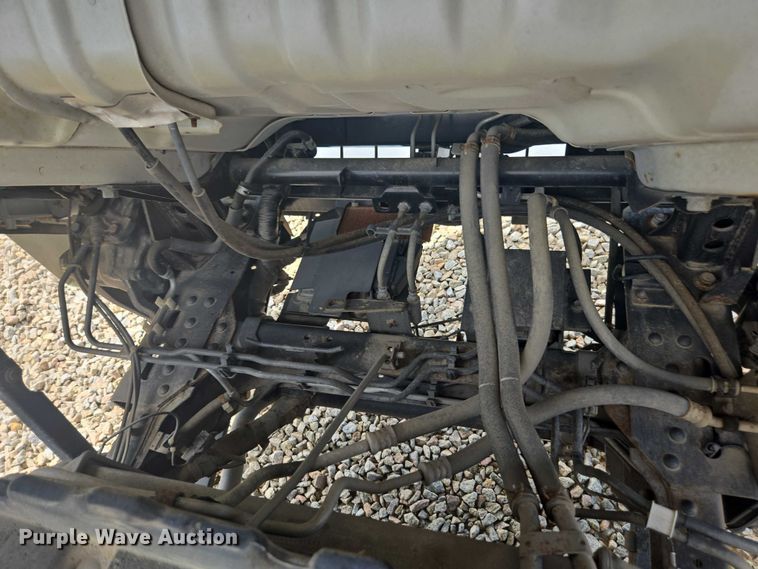 image for item YA0527 2015 Isuzu NPR box truck