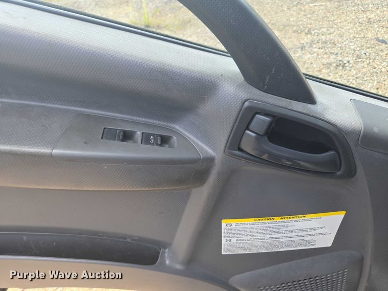 image for item YA0527 2015 Isuzu NPR box truck