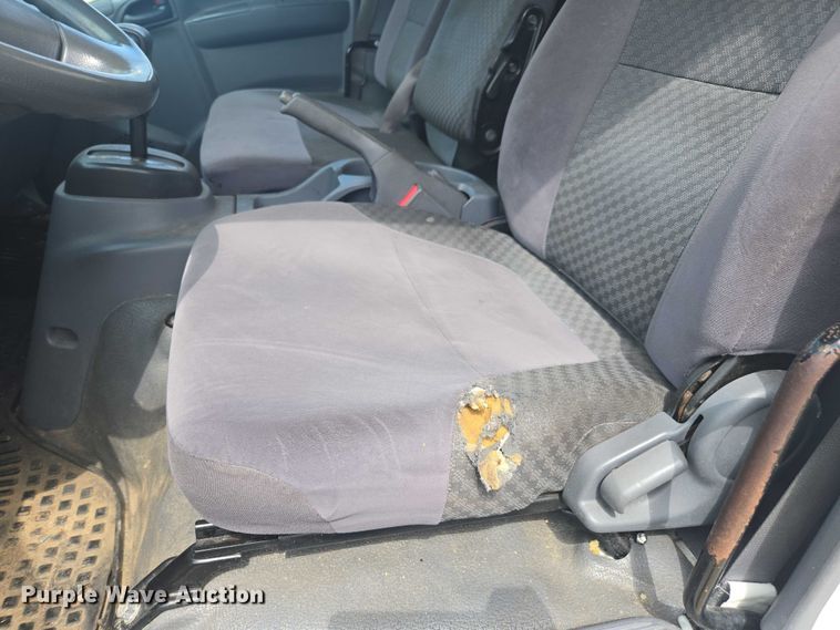 image for item YA0527 2015 Isuzu NPR box truck