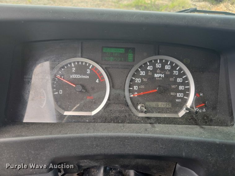 image for item YA0527 2015 Isuzu NPR box truck