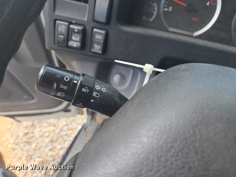 image for item YA0527 2015 Isuzu NPR box truck