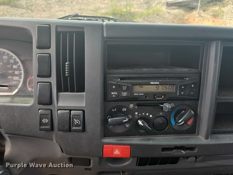 image for item YA0527 2015 Isuzu NPR box truck