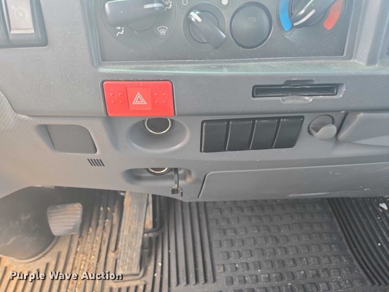 image for item YA0527 2015 Isuzu NPR box truck