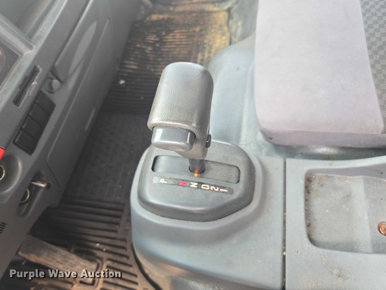 image for item YA0527 2015 Isuzu NPR box truck