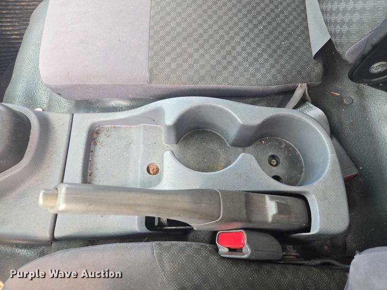 image for item YA0527 2015 Isuzu NPR box truck