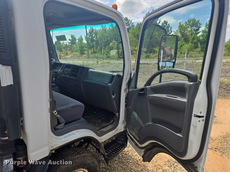 image for item YA0527 2015 Isuzu NPR box truck